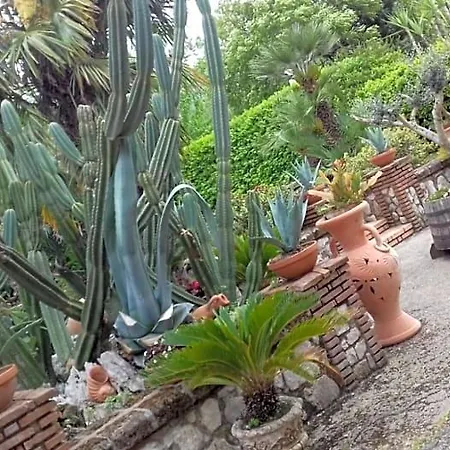 Il Giardino Di Eolo Bed & Breakfast 4*