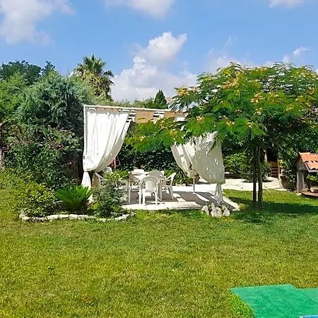 Bed & Breakfast Il Giardino Di Eolo 4*